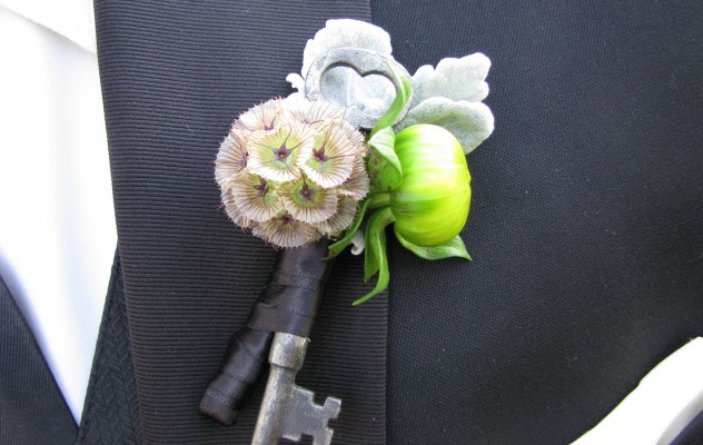 Key boutonniere