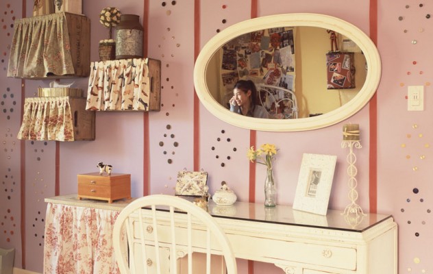 Vintage buttons bedroom