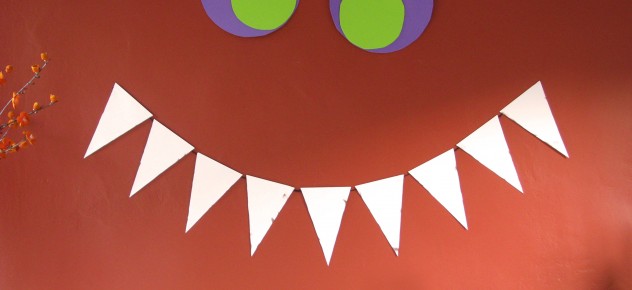 Monster teeth bunting