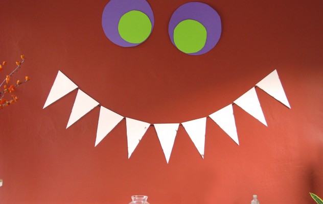Monster teeth bunting