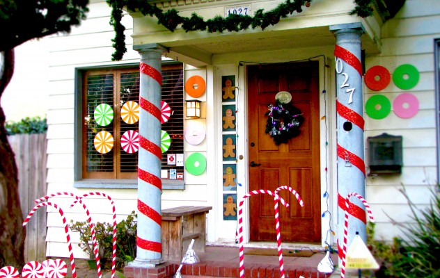 Decorate your front porch for the holidays Decorate your front porch for the holidays