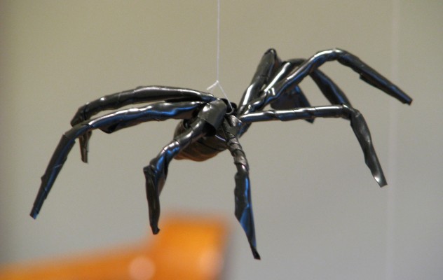 Dangling spiders Dangling spiders
