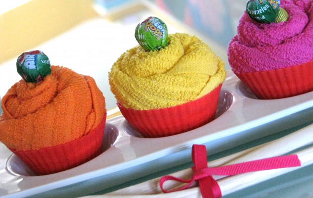 Towel cupcakes